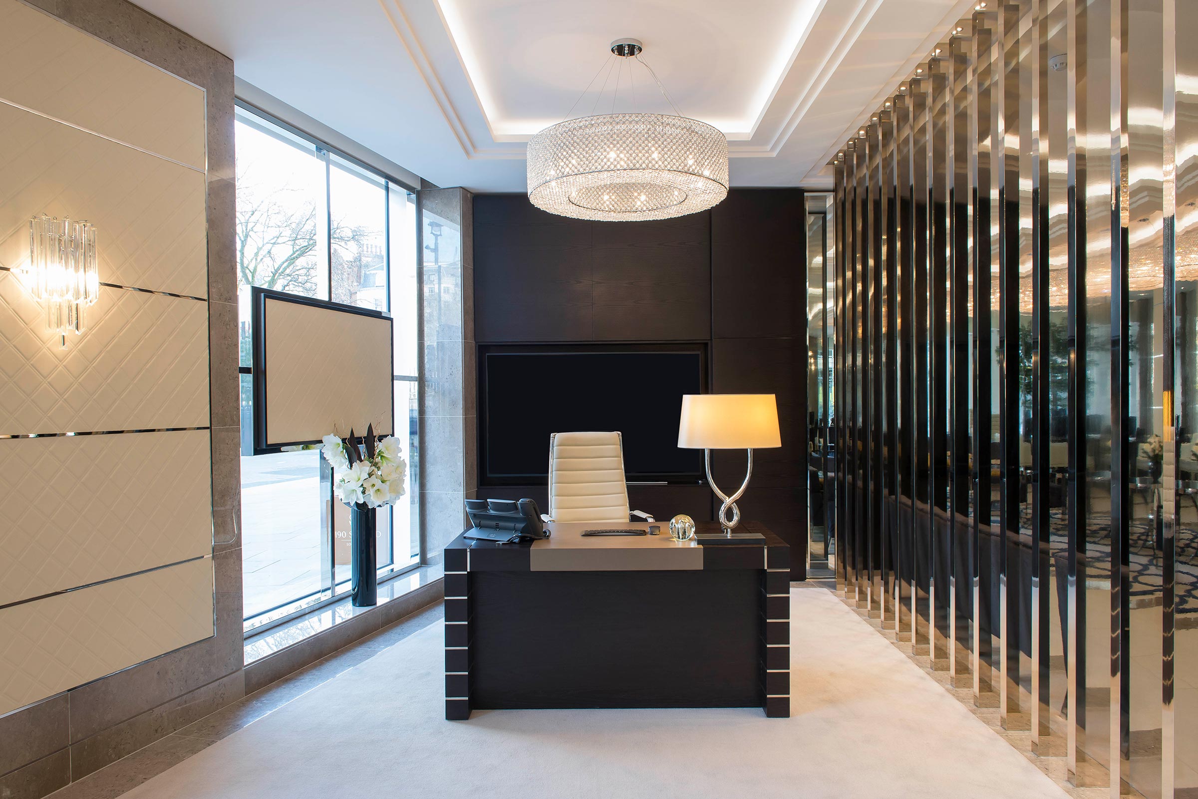 Desk-190-Strand-Marketing-Suite-Interieur-London